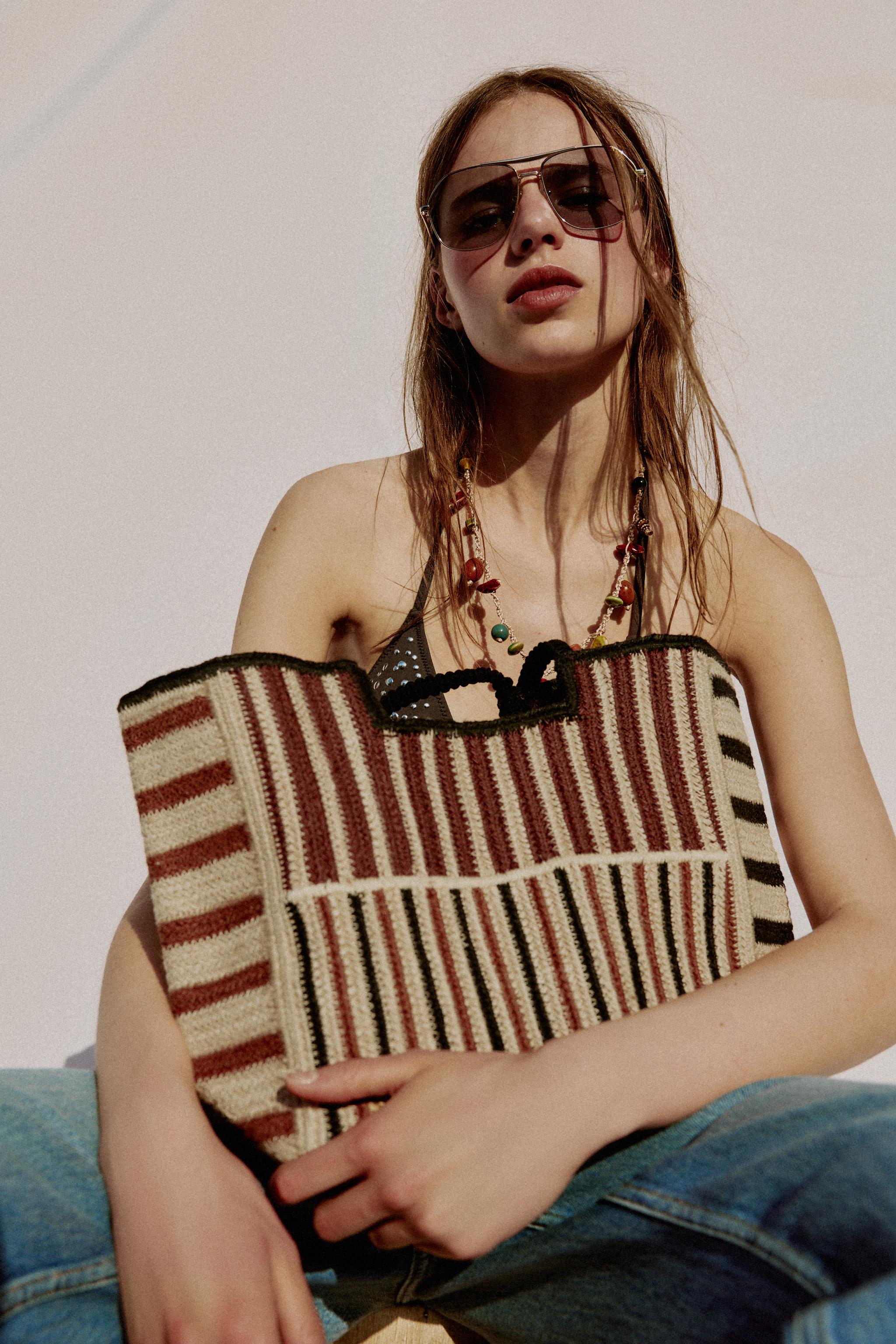 STRIPED WOVEN JUTE BAG